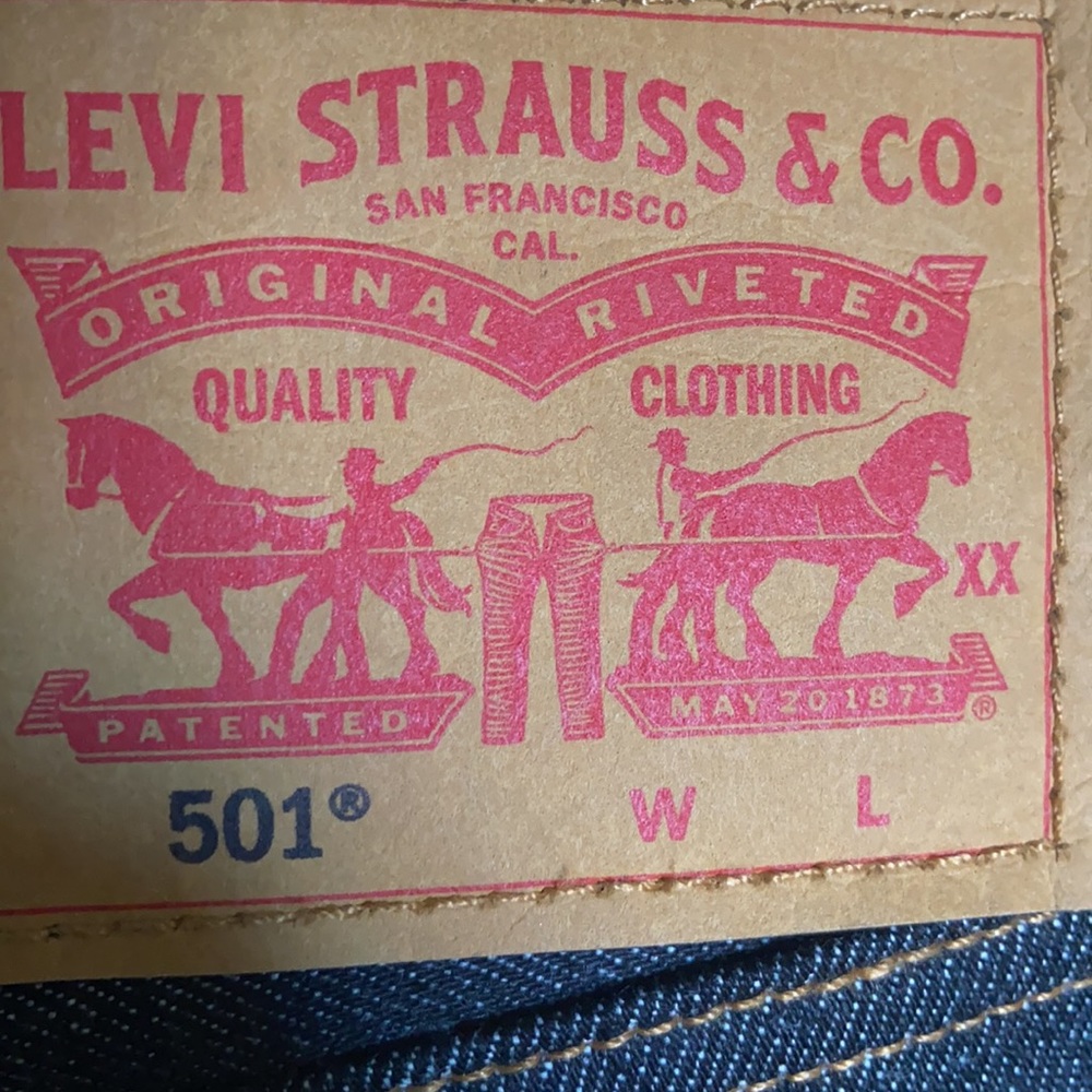 Levi’s - Picture 2 of 2